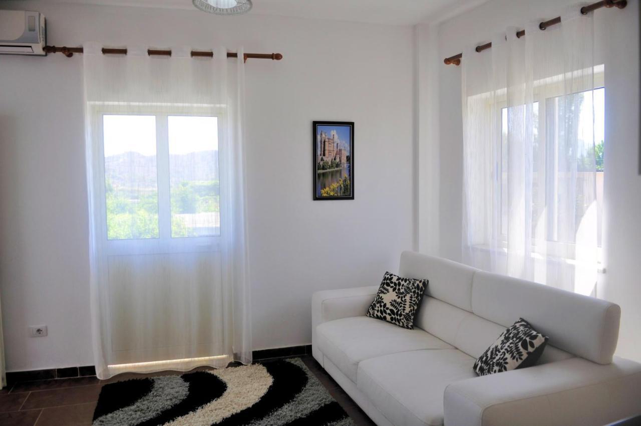 Shkoder Hotel Temali ภายนอก รูปภาพ